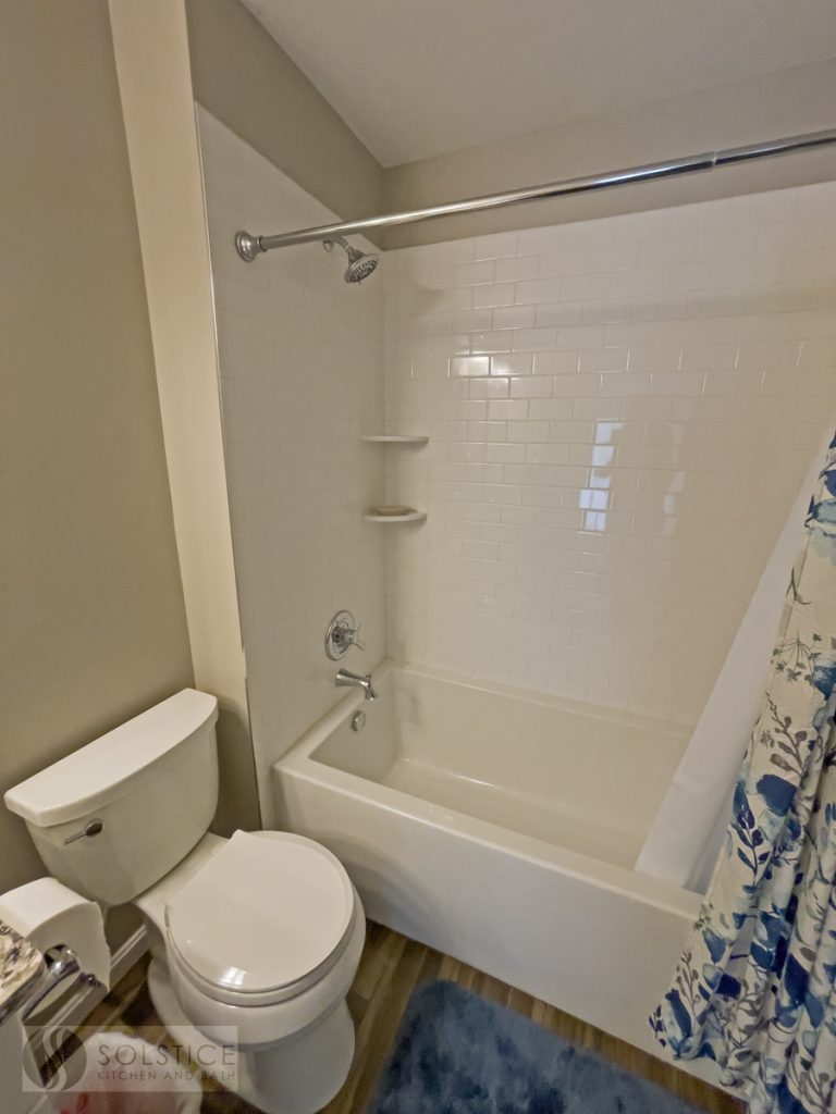 alcove bathtub and shower